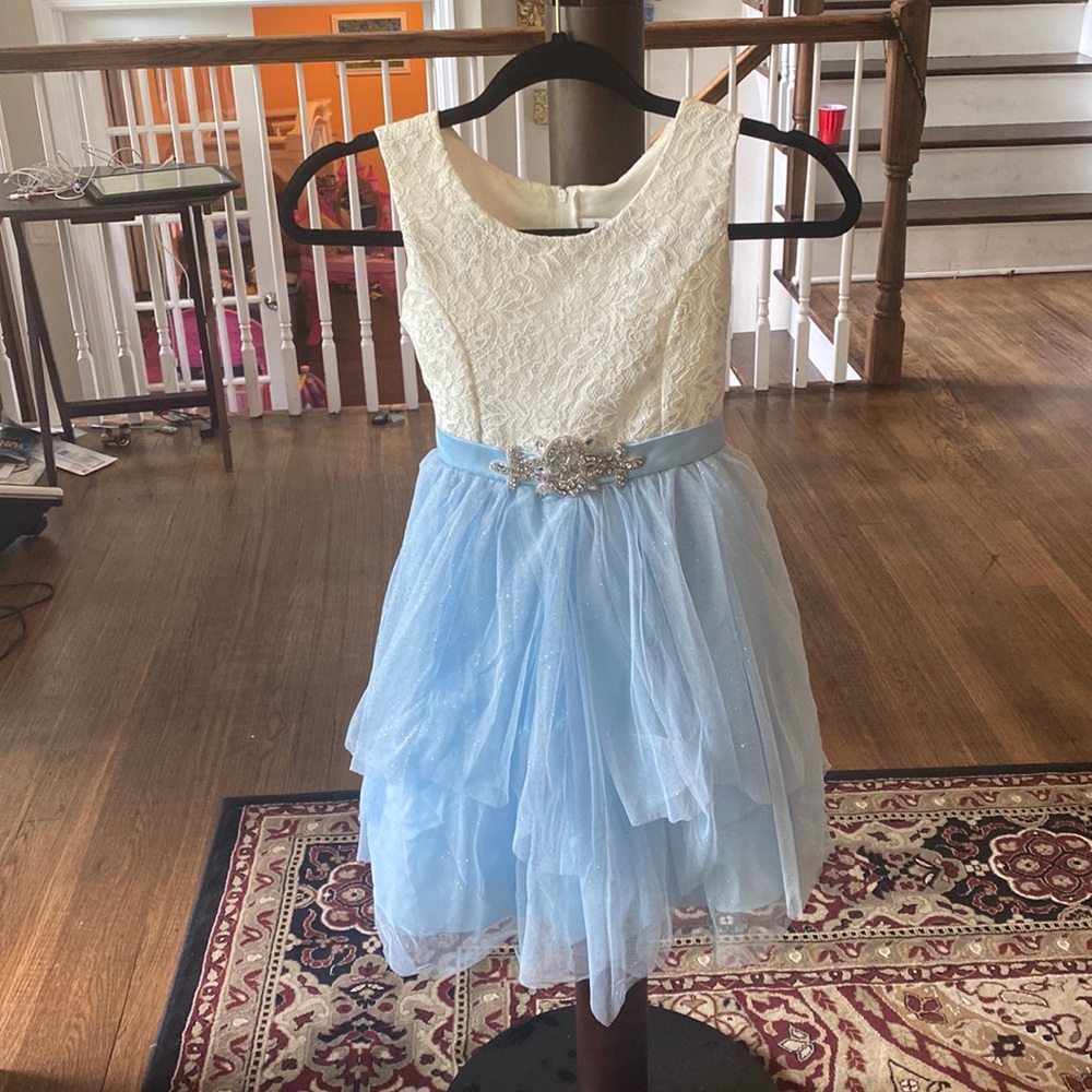 Girls' Special Occasion Dress Size 8. Elegant Party Dress!